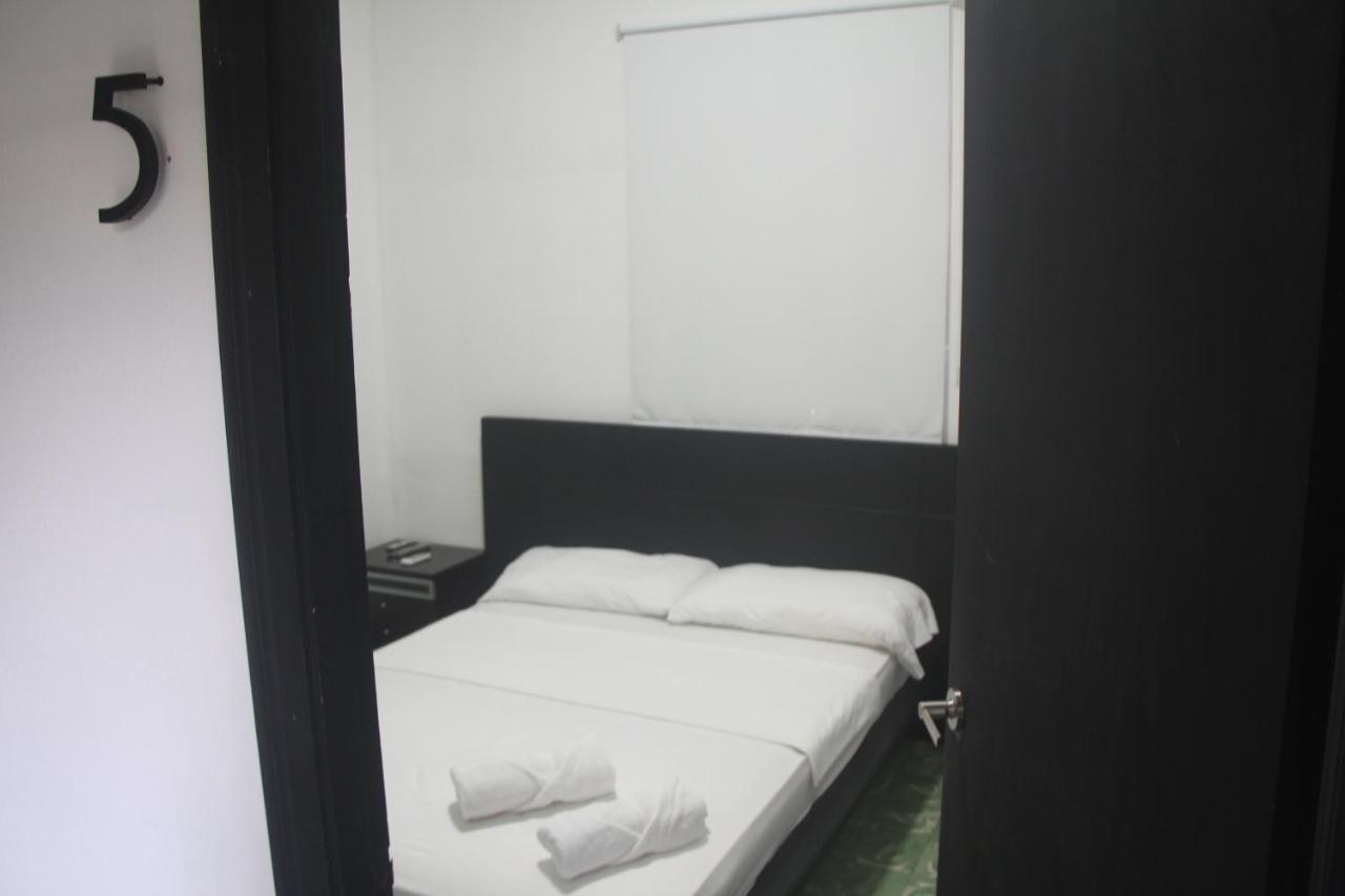 Eden'S Garden Hostel Panama City Exterior photo