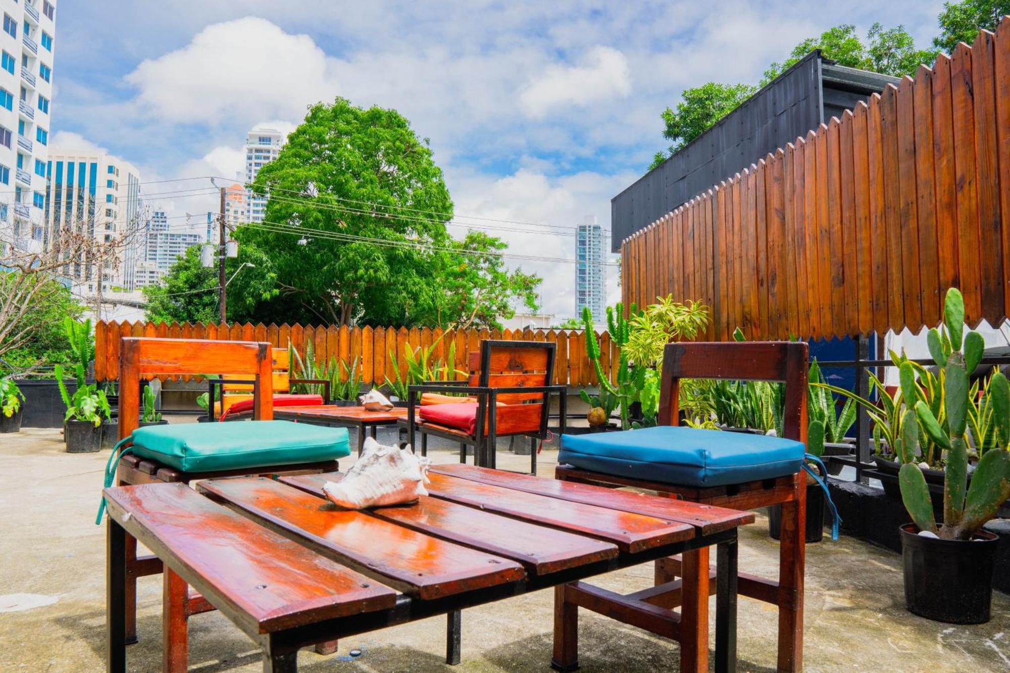 Eden'S Garden Hostel Panama City Exterior photo