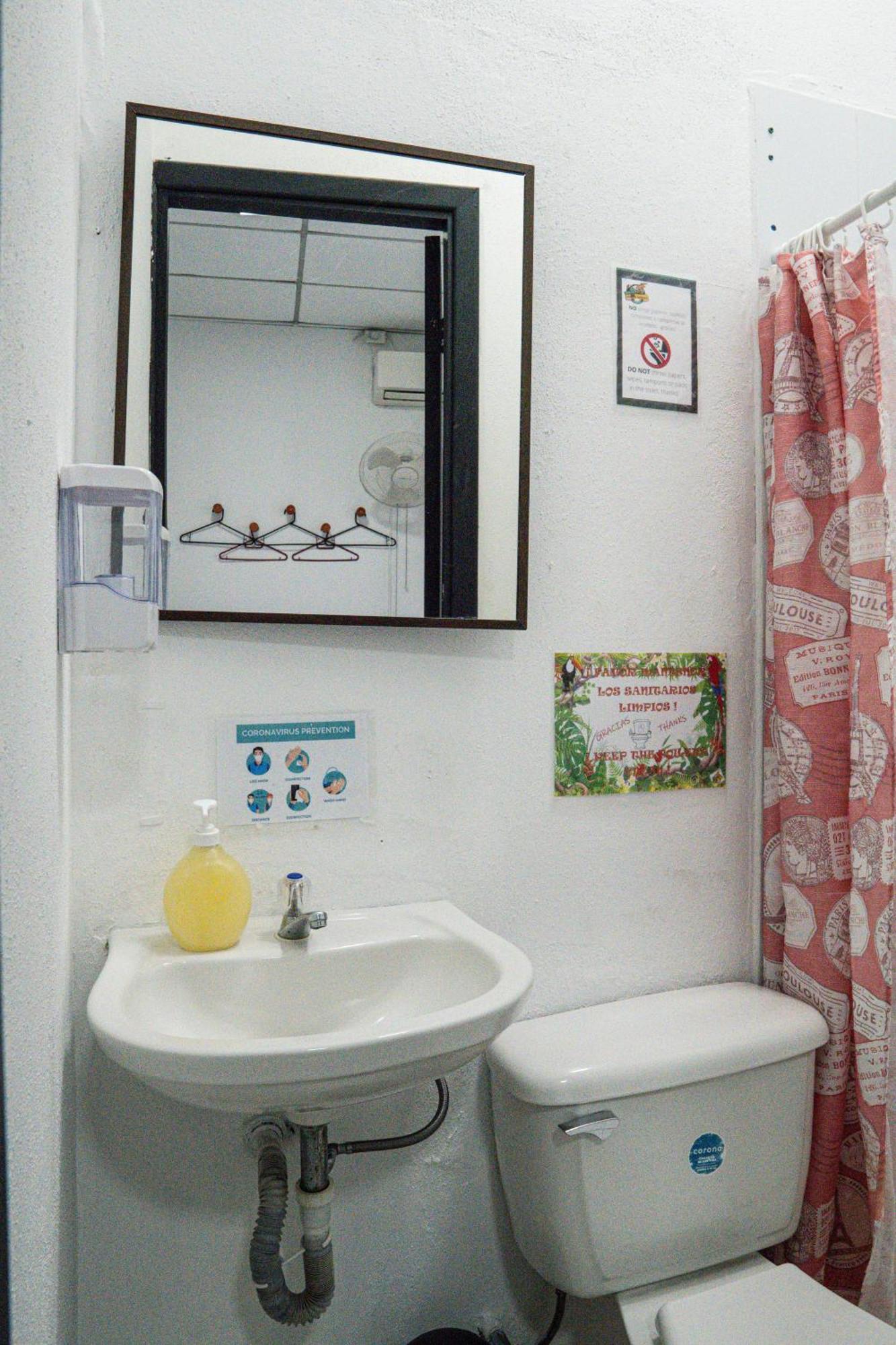 Eden'S Garden Hostel Panama City Exterior photo